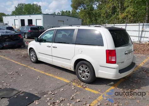 2008 Chrysler Town & Country Limited z USA, uszkodzony, nr VIN 2A8HR64X18R123125